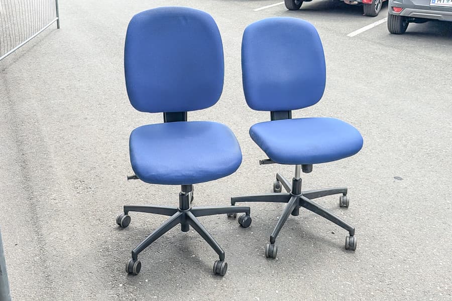 2 Bürodrehstühle